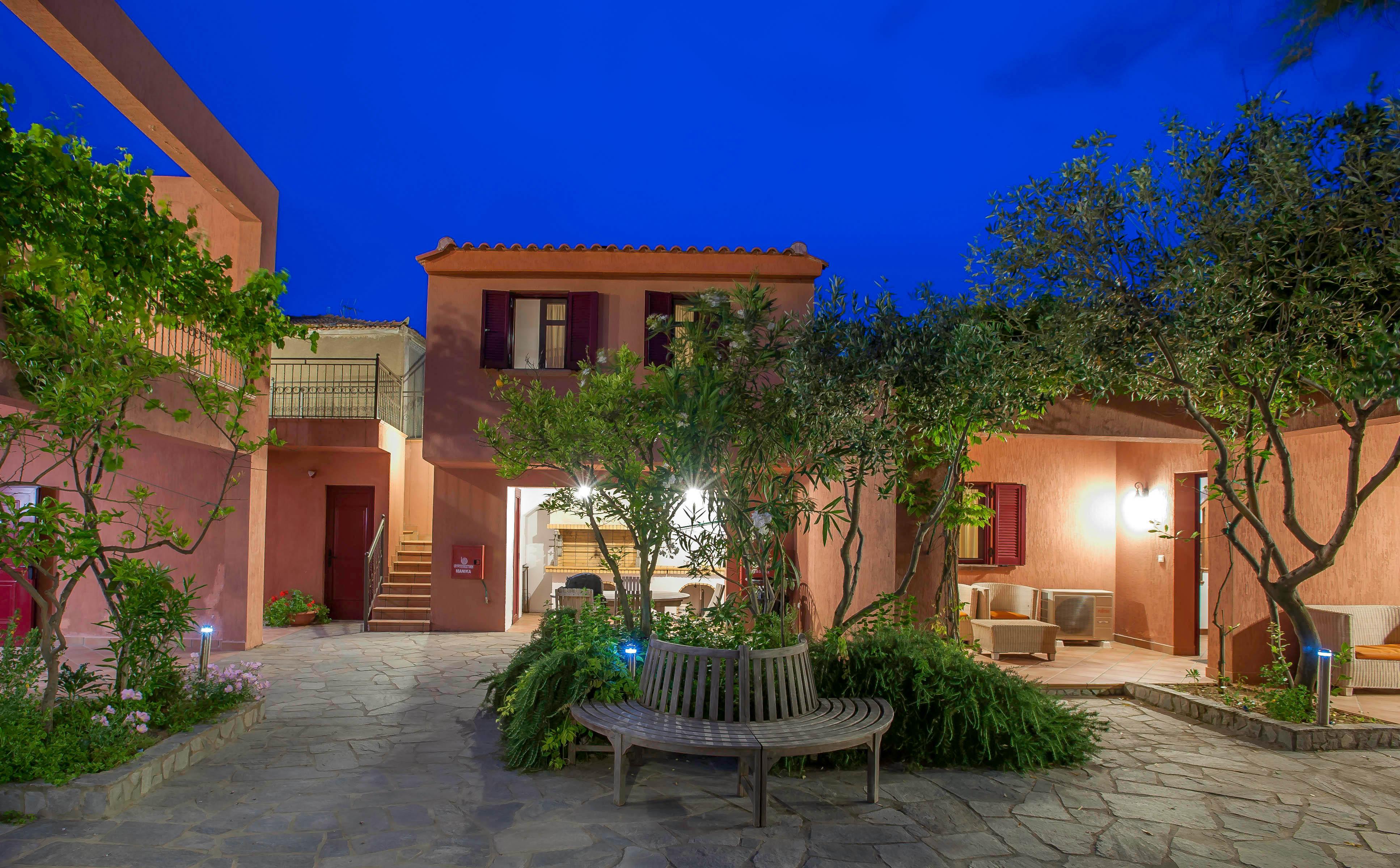 Village Boutique Hotel Város