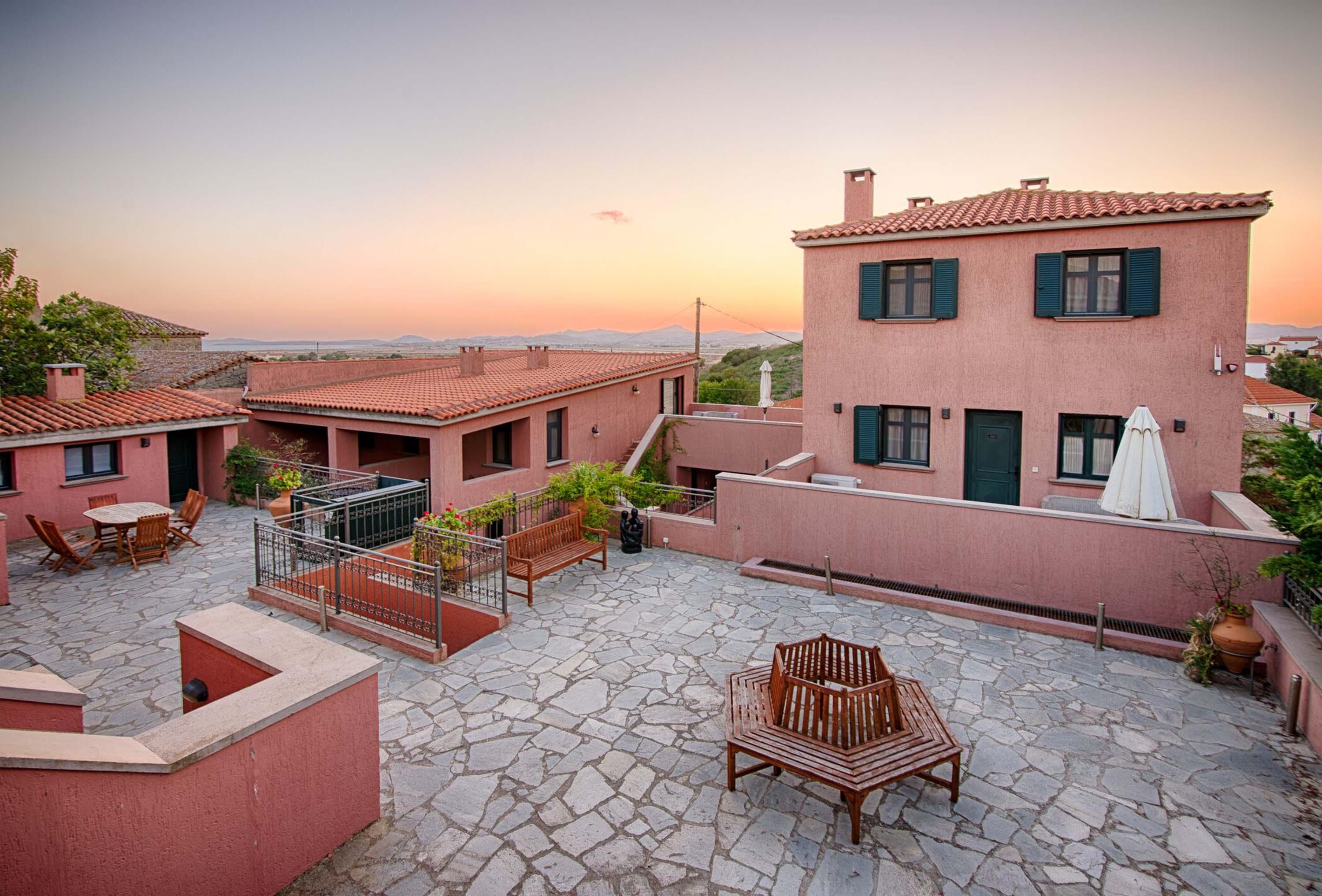 Hotel Village Boutique Város